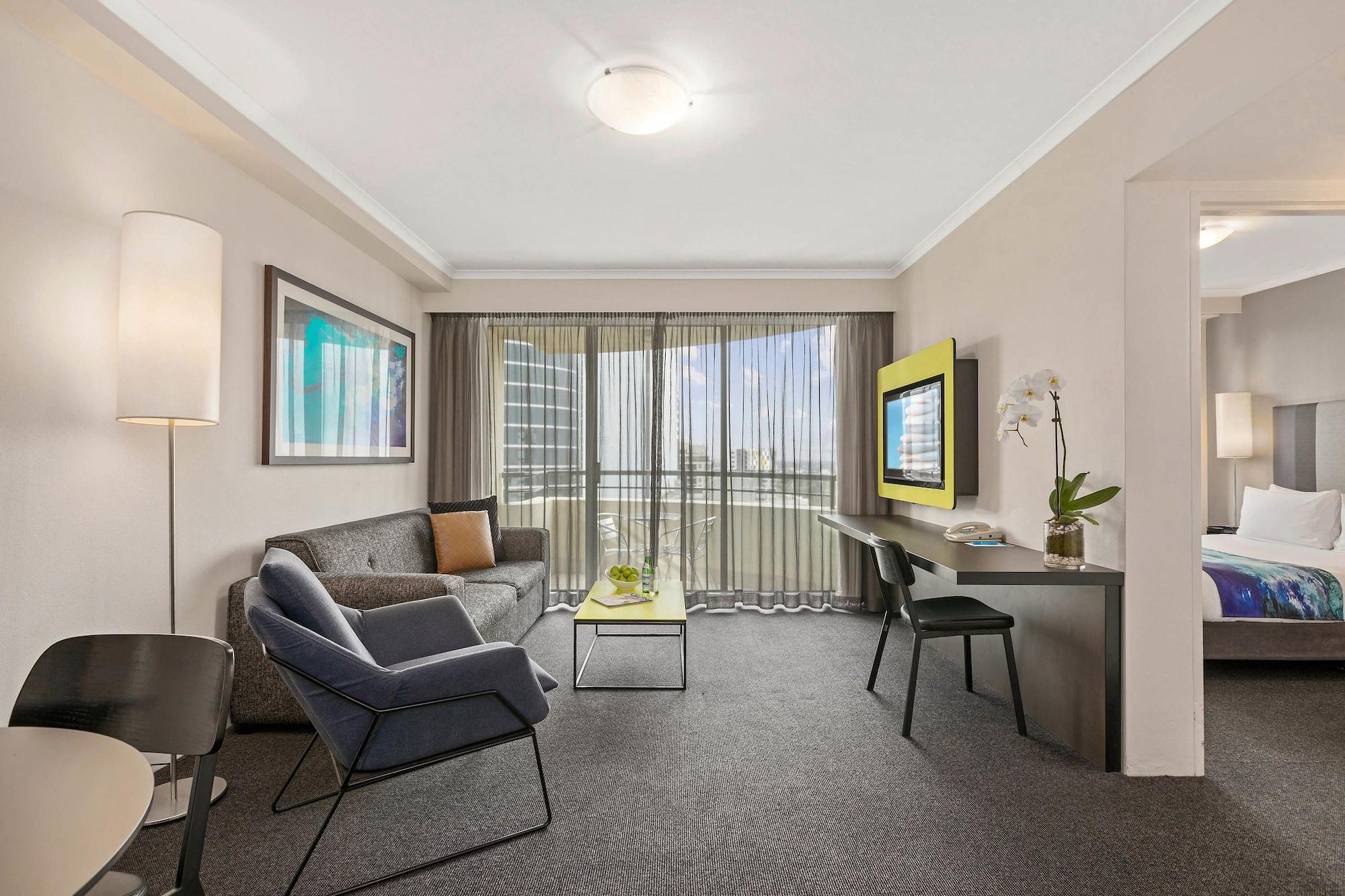 Апарт отель Mantra Parramatta Сидней Экстерьер фото