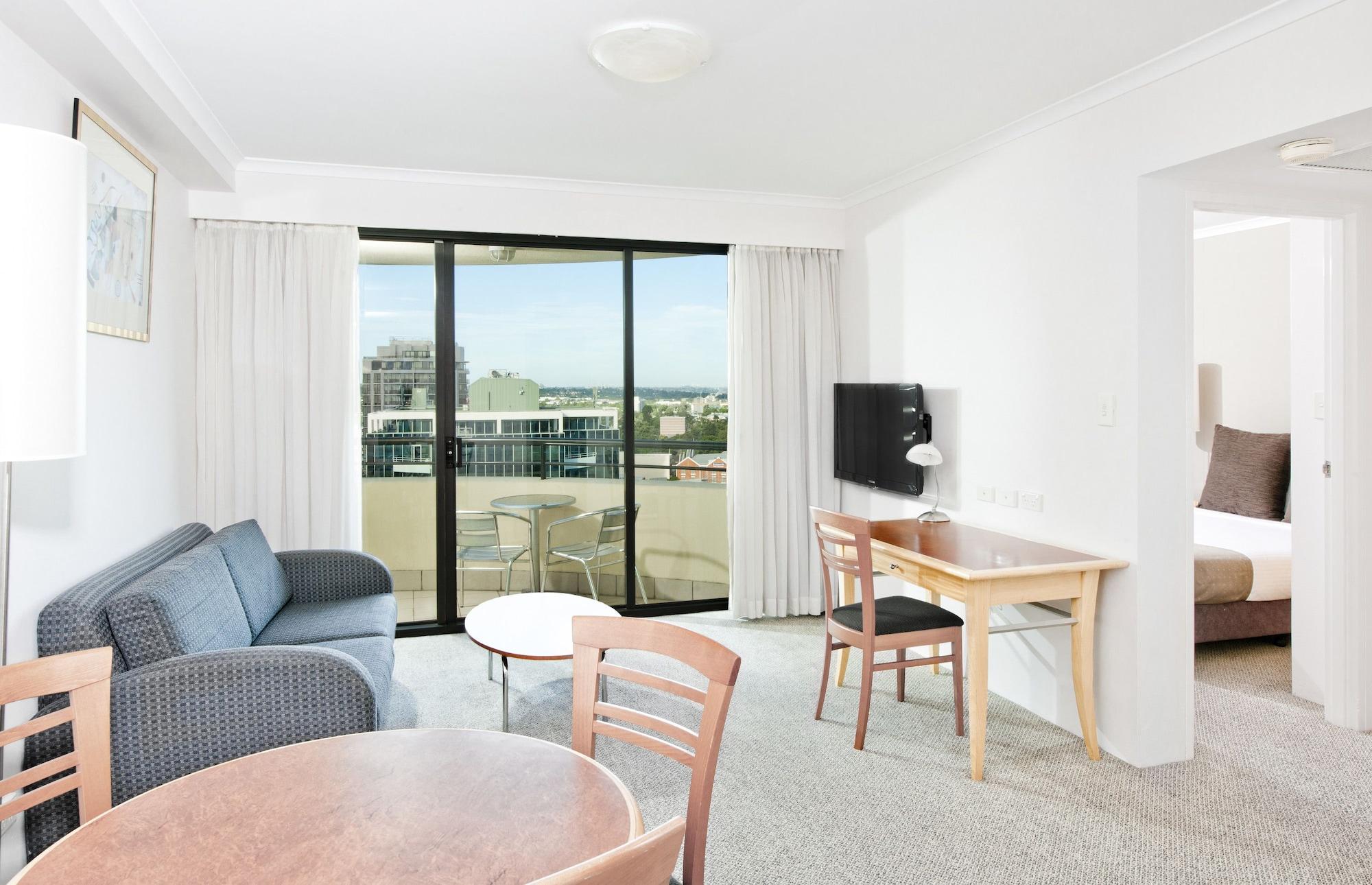 Апарт отель Mantra Parramatta Сидней Экстерьер фото