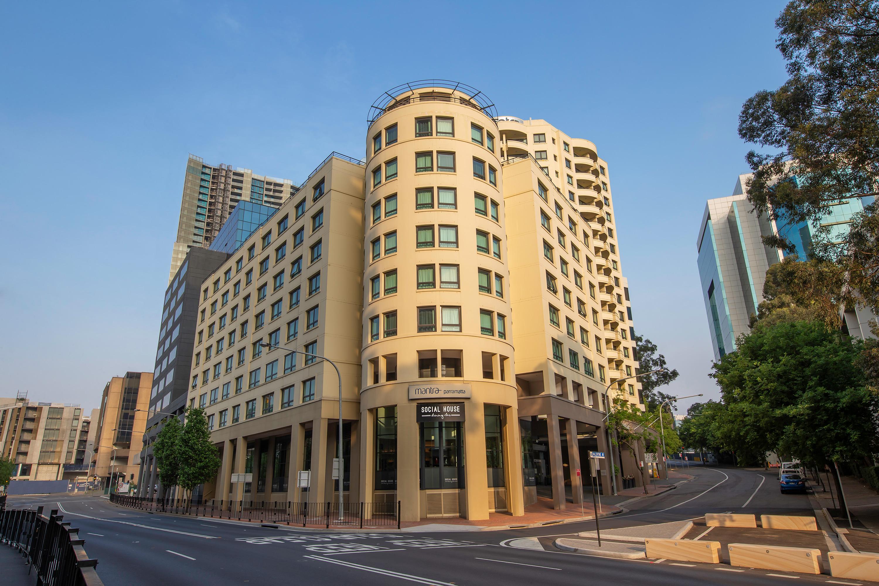 Апарт отель Mantra Parramatta Сидней Экстерьер фото